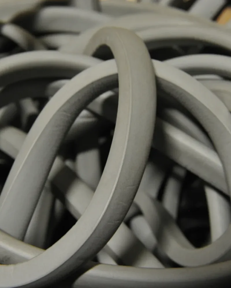 Réalisation de joints par le Joint Nantais, fabricant de joints sur-mesure à Nantes