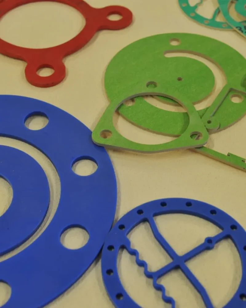 Réalisation de joints par le Joint Nantais, fabricant de joints sur-mesure à Nantes