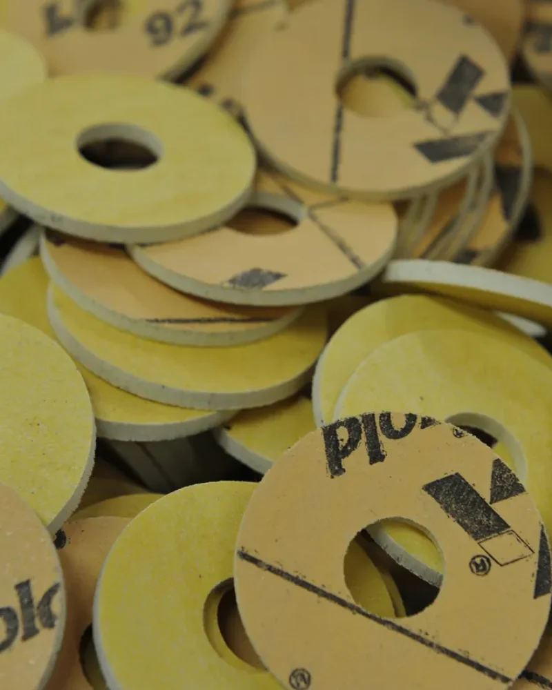 Réalisation de joints par le Joint Nantais, fabricant de joints sur-mesure à Nantes