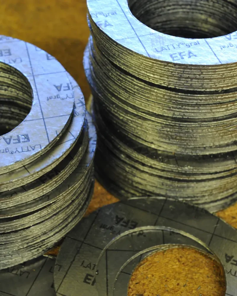 Réalisation de joints par le Joint Nantais, fabricant de joints sur-mesure à Nantes